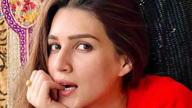 কৃতি শোনালেন স্কুলে ফিরে যাওয়ার গল্প