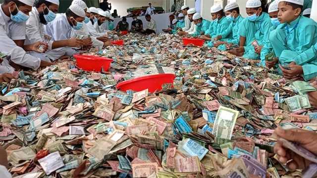 পাগলা মসজিদের দানবাক্সে পাওয়া গেল ২৮ বস্তা টাকা, চলছে গণনা