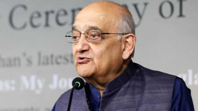 যুক্তরাষ্ট্রের বিকল্প হিসেবে ইইউ জোটে হিস্যা বাড়াতে হবে: রেহমান সোবহান