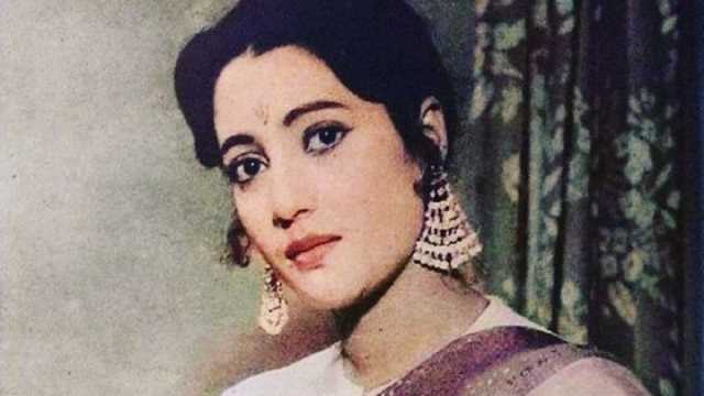 ফুল বাগানে হলো মহানায়িকার জন্মদিন