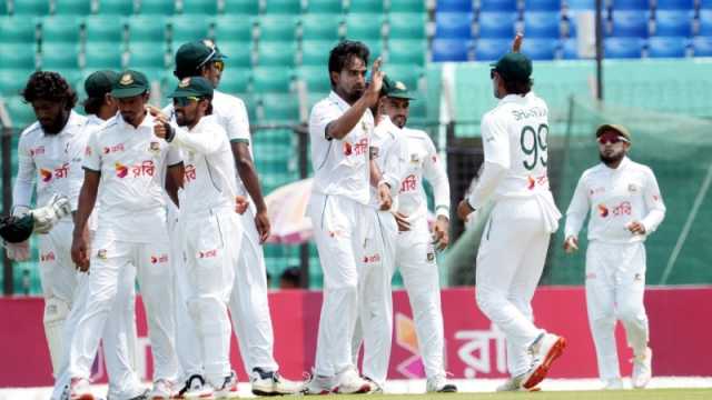 প্রথম সেশনে বাংলাদেশের প্রাপ্তি দুই উইকেট