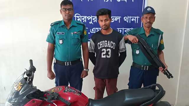 শেওড়াপাড়ায় চাপাতি ঠেকিয়ে ছিনতাইয়ের ঘটনায় গ্রেপ্তার ১, মোটরসাইকেল জব্দ