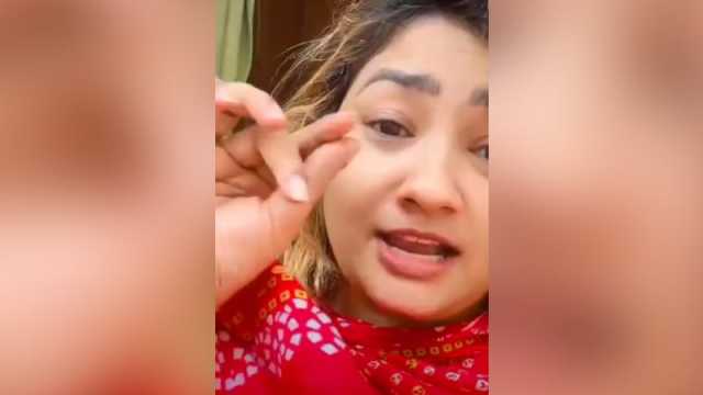 ছোট সাজ্জাদের স্ত্রীর প্রশ্ন, আমার স্বামী কী কোরবানির গরু