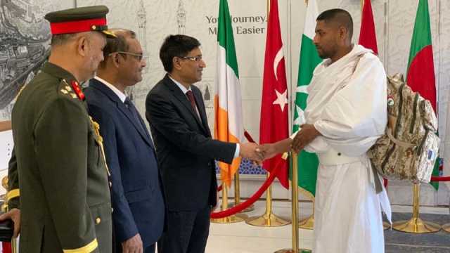 সৌদি আরব পৌঁছেছে দেশের প্রথম হজ ফ্লাইট