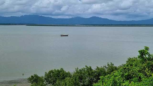 টেকনাফ সীমান্তে মাইন বিস্ফোরণ, উড়ে গেল বাংলাদেশি জেলের পা