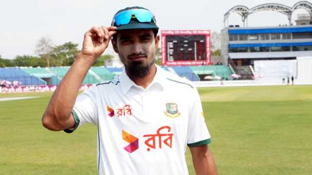 অভিষেকে তানজিমের উইকেট, সাজঘরে বেনেট