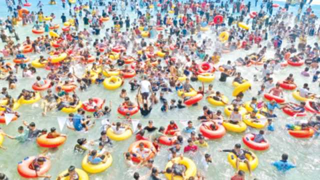 ঈদেও মন খারাপ শিশুদের