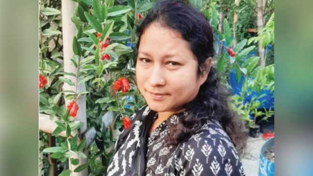 তারপরও আয়েশারা এগিয়ে চলে