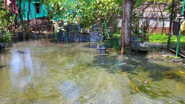 পুরোনো খোয়াই ভরাট পানি নিষ্কাশনে বাধা