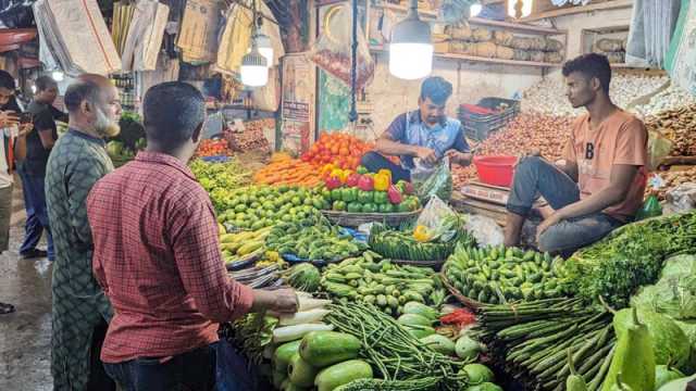 ‘হামরা গরিব মাইনসের শখ আল্লাদও কাড়ি নেয় ওমরা’