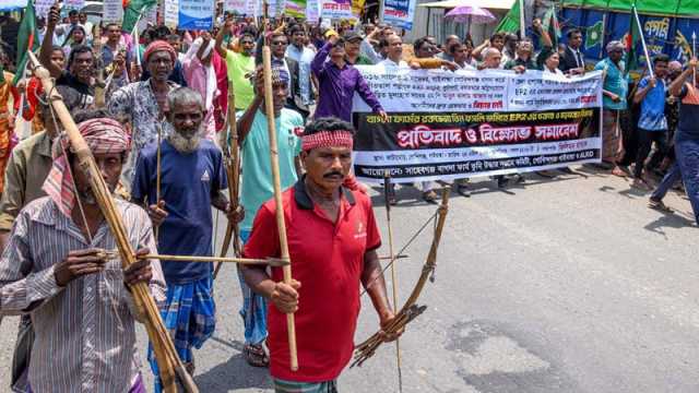 ইপিজেড নির্মাণ বন্ধের দাবিতে ফের উত্তাল সাঁওতালপল্লি
