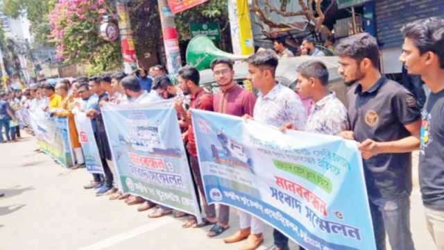 ফেরি সার্ভিস বন্ধে চক্রান্তের অভিযোগ