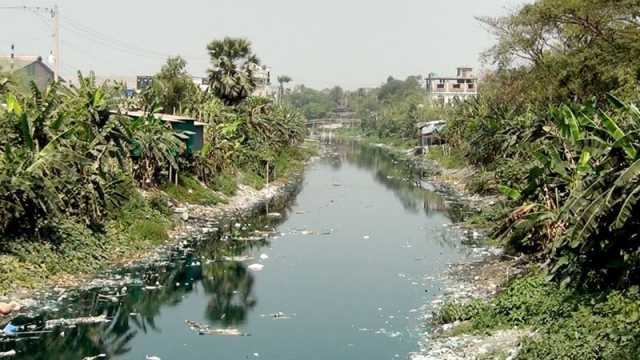 কারখানার বর্জ্যে মরছে নদ