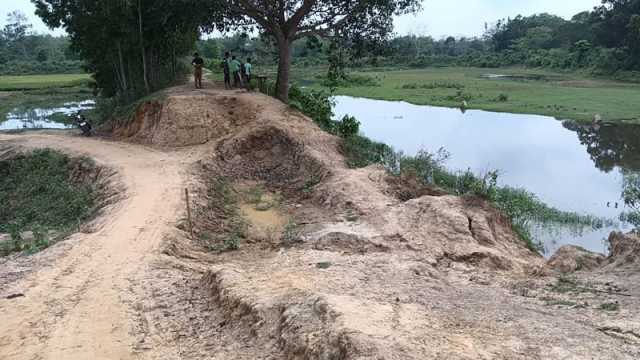 অরক্ষিত প্রতিরক্ষা বাঁধে উদ্বেগ