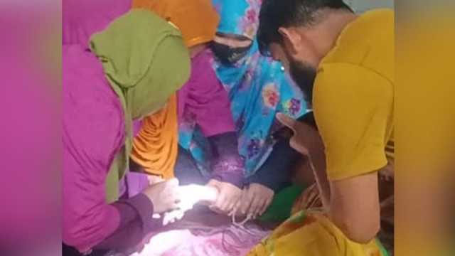 ইনজেকশন পুশ করেন আয়া