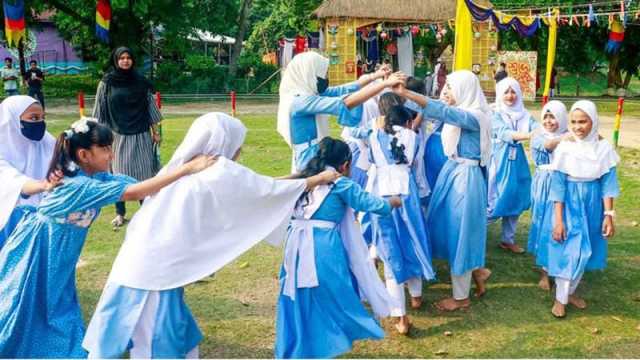 গ্রামজীবনের স্মৃতির খোঁজে