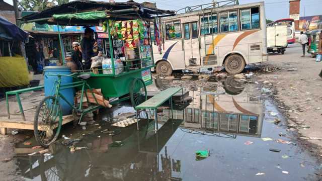 সামান্য বৃষ্টি হলেই মহাসড়কে জলাবদ্ধতা, দুর্ভোগ