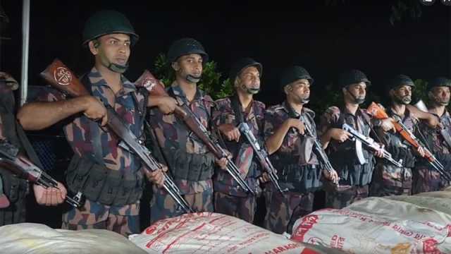 সুনামগঞ্জ সীমান্তে ৪০ লাখ টাকার ভারতীয় ফুসকা জব্দ 