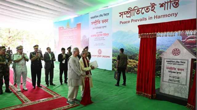 বৌদ্ধ বিহারে সম্প্রীতি ভবনের ভিত্তিপ্রস্তর স্থাপন করলেন প্রধান উপদেষ্টা