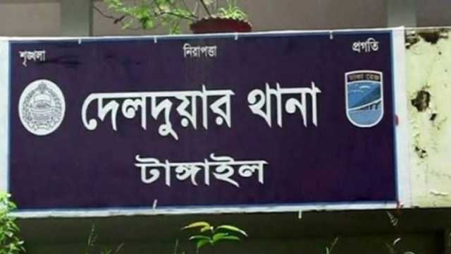 অশোভন কার্টুন ছড়ানোয় যুবককে মারধর করে পুলিশে দিল জনতা