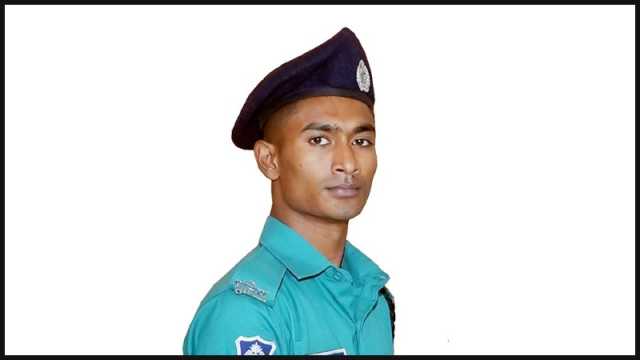 লাঠিপেটা না করে ছত্রভঙ্গ: রাষ্ট্রপতি পদক পেলেন সেই পুলিশ সদস্য
