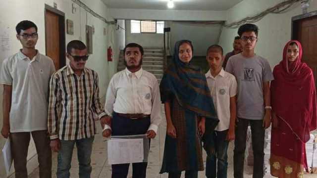 শ্রুতিলেখক না পাওয়ায় পরীক্ষা দিতে পারল না ৭ দৃষ্টিপ্রতিবন্ধী