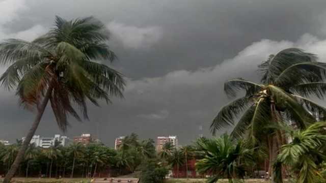 চার অঞ্চলে ঝড়ের আভাস, নদীবন্দরে সতর্কতা
