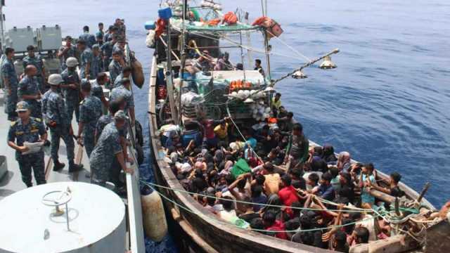 ট্রলারে বঙ্গোপসাগর হয়ে মালয়েশিয়া যাচ্ছিল ২১৪ রোহিঙ্গা   