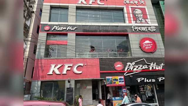 কক্সবাজারে হোটেল-রেস্টুরেন্টে ভাঙচুর, ৩০০ জনের বিরুদ্ধে মামলা
