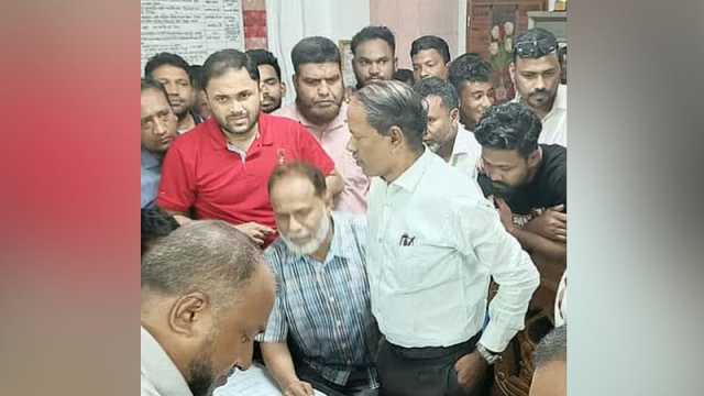 ‘কী সুন্দর তাই না, একজন শিক্ষকের এই পরিণতি’