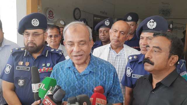 ভারতের সঙ্গে যুদ্ধের শঙ্কা নেই: স্বরাষ্ট্র উপদেষ্টা