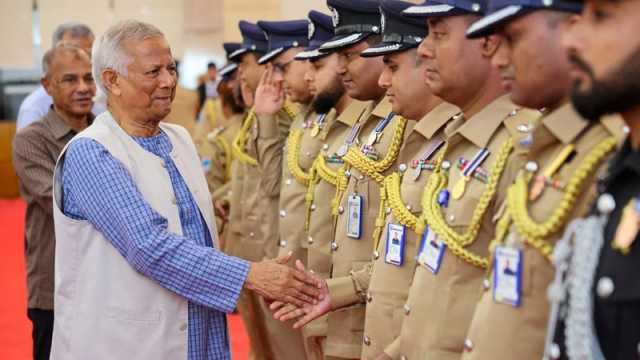 মানুষের আস্থা ফিরিয়ে আনতে পুলিশের প্রতি প্রধান উপদেষ্টার আহ্বান