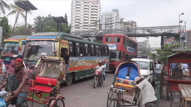 ধানমন্ডিতে যান চলাচল স্বাভাবিক, সিটি কলেজ দুই দিন বন্ধ ঘোষণা