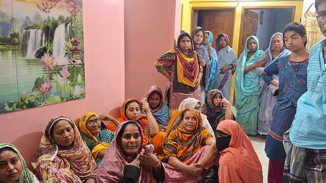 উত্ত্যক্তের প্রতিবাদ করায় হত্যা, বাবার লাশ রেখে মেয়ে পরীক্ষাকেন্দ্রে