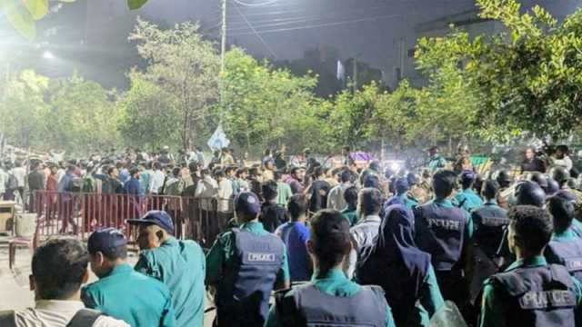 ৪৬তম বিসিএসের লিখিত পরীক্ষার দাবিতে ‘মার্চ টু যমুনা’