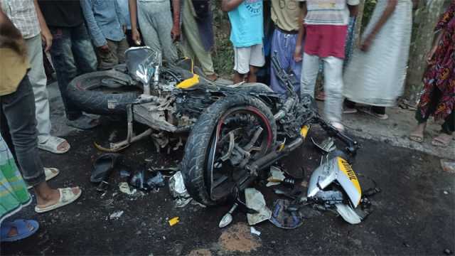 টুঙ্গিপাড়ায় মাহেন্দ্র-মোটরসাইকেল মুখোমুখি সংঘর্ষে নিহত ২, আহত ৭