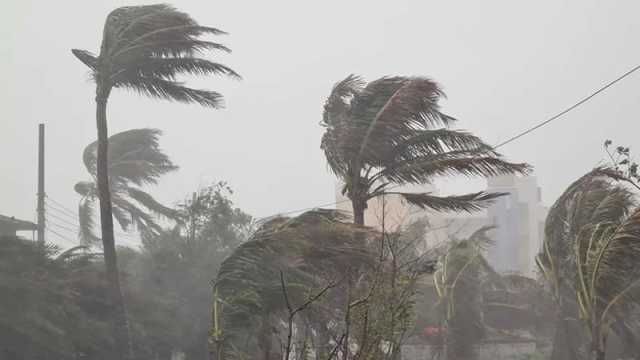 সকালের মধ্যে ৬০ কিলোমিটার বেগে ঝড়ের শঙ্কা