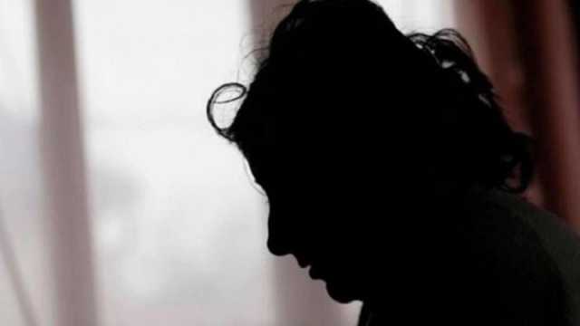 এক প্রেমিকার অনশন, অন্য প্রেমিকাকে বিয়ে