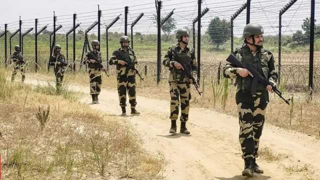 বিএসএফের এক সেনাকে আটক করেছে পাকিস্তান রেঞ্জার্স