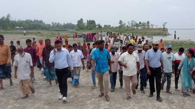 রৌমারীতে নদী ভাঙন এলাকা পরিদর্শনে প্রকৌশলীরা