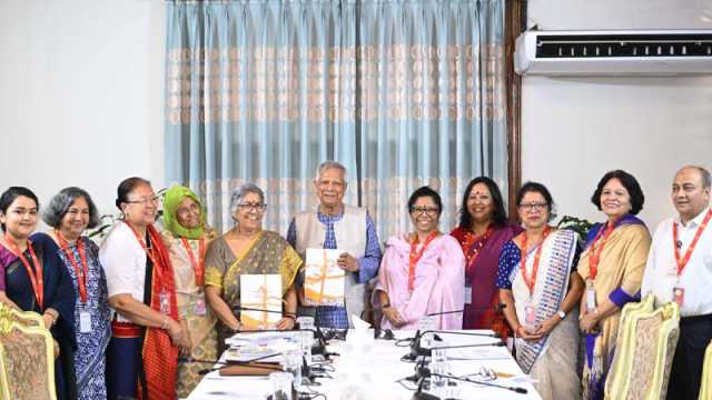 নারীবিষয়ক সংস্কার কমিশনের সুপারিশ বাস্তবায়নে তাগিদ প্রধান উপদেষ্টার