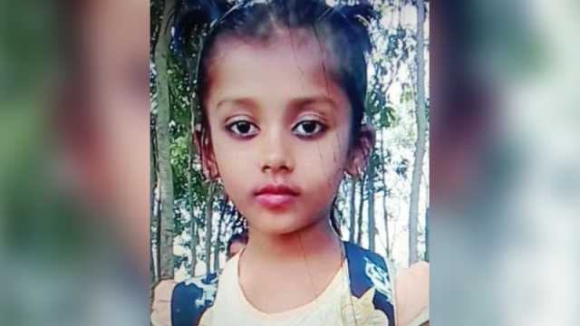 মা-বাবার সঙ্গে গোসল করতে নেমে নিখোঁজ স্কুলছাত্রী