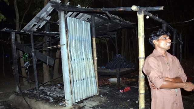 কুষ্টিয়ায় ধর্ষণের শিকার শিশুর বাড়িতে আগুন