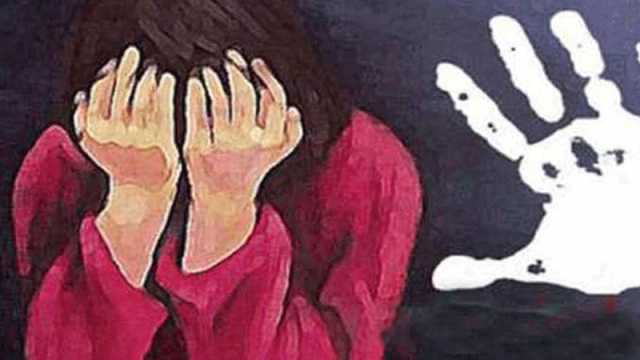 ৭ বছ‌রের মে‌য়ে‌কে ধর্ষণের অভিযোগ সৎ বাবার বিরুদ্ধে, জনতার গণধোলাই