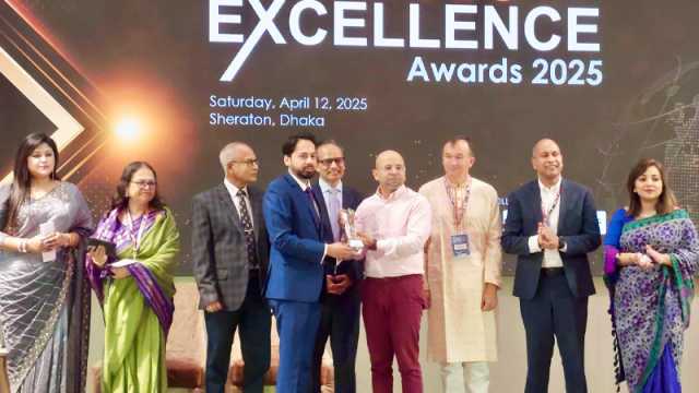 সাফিউস সামি আলমগীর পেলেন বিজনেস এক্সেলেন্স অ্যাওয়ার্ড