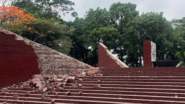 মিরপুরের শহীদ বুদ্ধিজীবী স্মৃতিসৌধ সংস্কার হচ্ছে, ভাঙচুর নয়