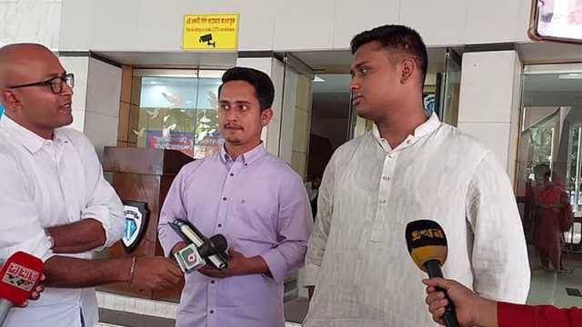 ‘অতিগোপনীয়’ অভিযোগ নিয়ে দুদকে হাসনাত-সারজিস