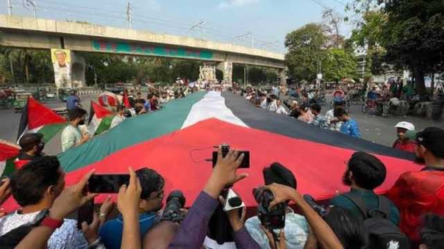ছয় দফা দাবিতে ৭০ ফুট ফিলিস্তিনি পতাকা নিয়ে পররাষ্ট্র মন্ত্রণালয় অভিমুখে পদযাত্রা