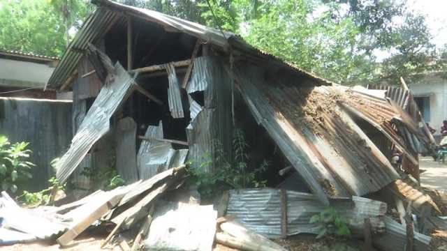 যশোরে ১৪ বাড়িতে হামলা-লুট, জামায়াত নেতাকর্মীদের বিরুদ্ধে থানায় মামলা  