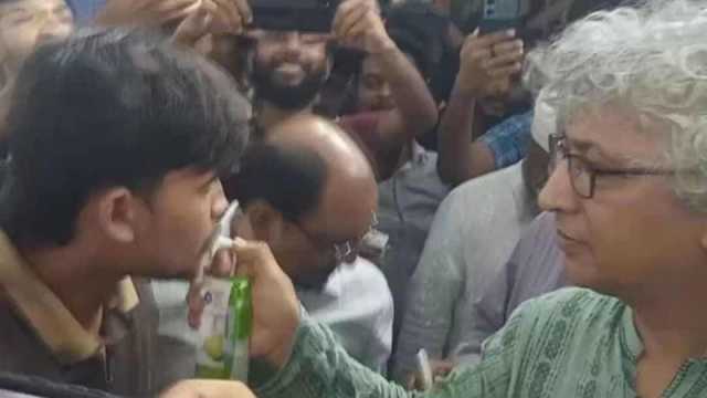 অনশন প্রত্যাহার করলেন কুয়েট শিক্ষার্থীরা  